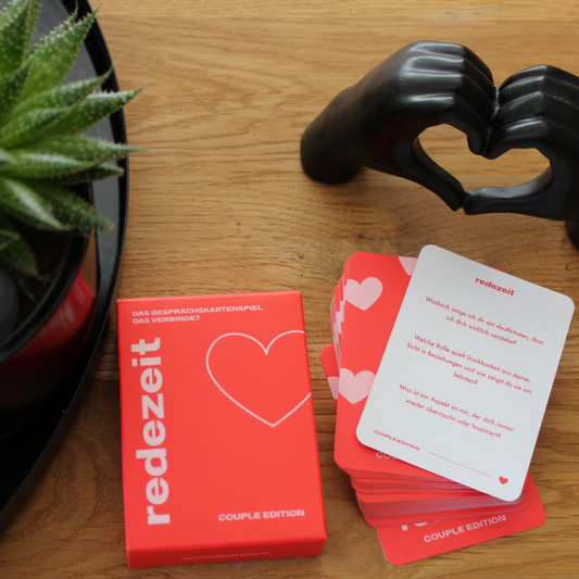 redezeit Couple Edition Verpackung und Karten auf Tisch