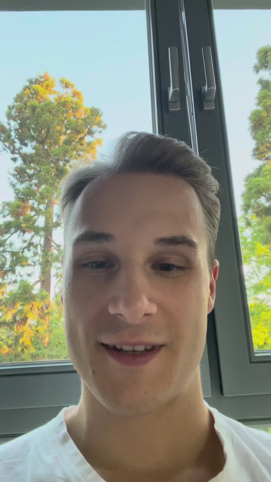 Jannis berichtet von seinen Erlebnissen mit den redezeit Gesprächskarten